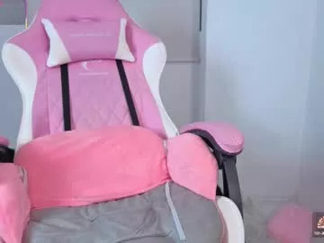 Offline hillsdandarkie_44 on Chaturbate