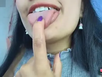 Freechat hinata_21_ on Chaturbate