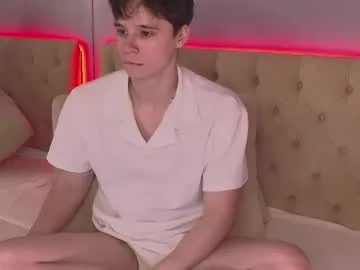 Freechat hugebangins_ on Chaturbate