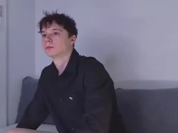 Freechat hugebangins_ on Chaturbate