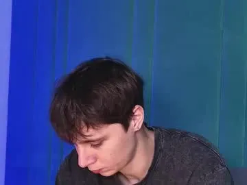 Freechat hugebangins_ on Chaturbate