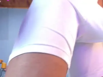 Offline hunter_biggest on Chaturbate