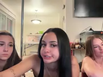 Offline jadamonroee on Chaturbate