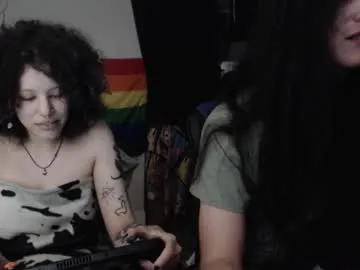 jonmessfan — chillin'  #gamergirl #piercings #bigbooty  ;3 <3