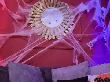 Offline julieta_russell on Chaturbate