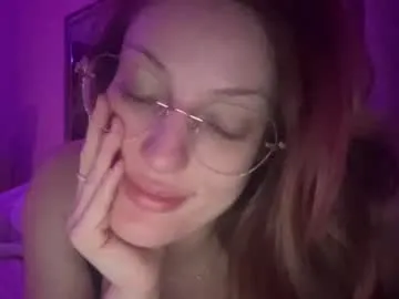 juliettetoken — hi. #redhead #legs #curves #girlnextdoor