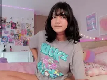 Offline kittenmoon_ on Chaturbate