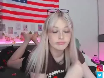 Offline krisi_myrr on Chaturbate