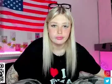 Offline krisi_myrr on Chaturbate