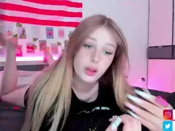 Offline krisi_myrr on Chaturbate