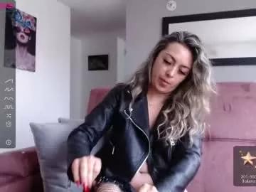 Offline lauramcdowell_ on Chaturbate