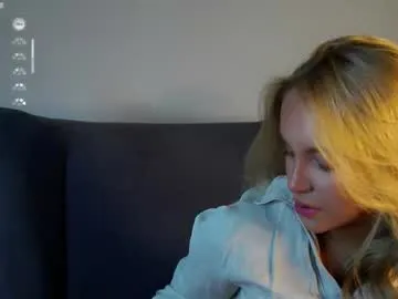 Offline lipswithsmileonthem on Chaturbate