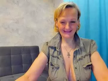 Offline lisasimsx on Chaturbate