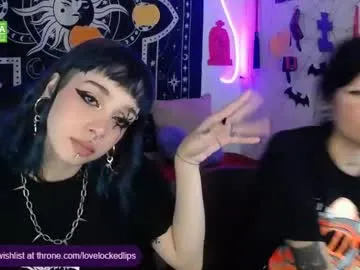 Offline lovelockedlips on Chaturbate