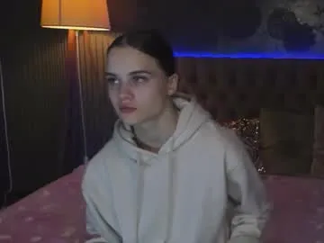 Freechat luisaclover on Chaturbate