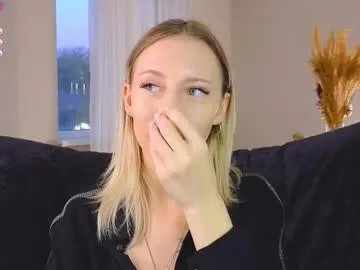 Offline lunariabliss on Chaturbate