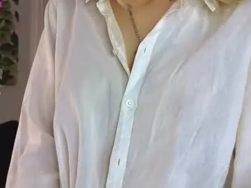 Offline lunariabliss on Chaturbate