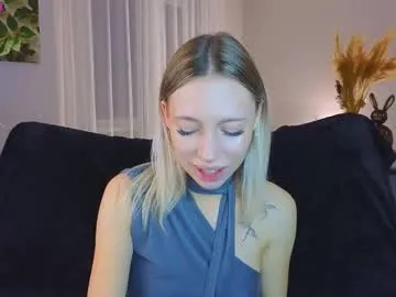 Offline lunariabliss on Chaturbate