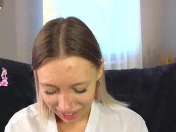 Offline lunariabliss on Chaturbate