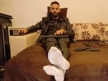 Offline master_roberto333 on Chaturbate