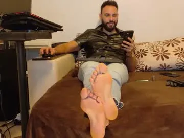 Offline master_roberto333 on Chaturbate