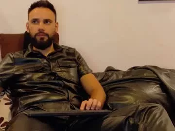 Offline master_roberto333 on Chaturbate