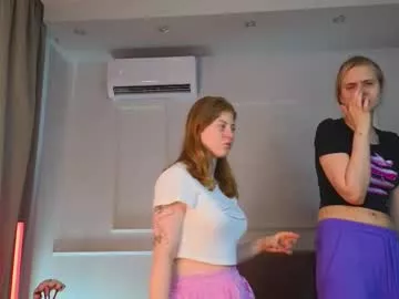 Freechat maydacroswell on Chaturbate