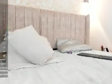 Offline mia_lourence on Chaturbate