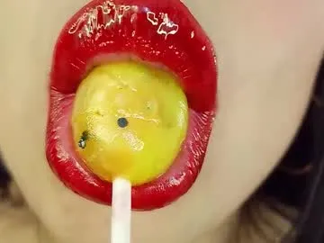 Offline mia_roux13 on Chaturbate