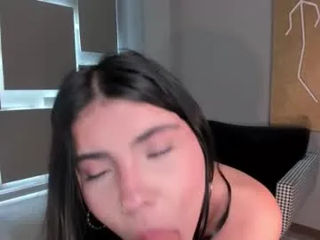 Offline mialaurence_ on Chaturbate