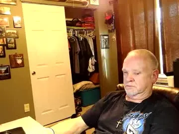 Offline midwestdad09 on Chaturbate