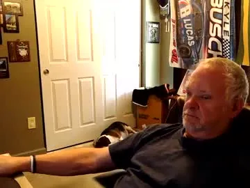 Offline midwestdad09 on Chaturbate