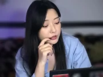 Offline mirafloat on Chaturbate