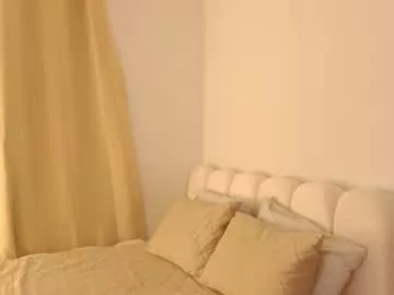 Offline mishelle___7 on Chaturbate