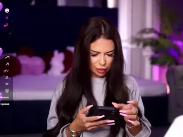 Offline misskiarra on Chaturbate