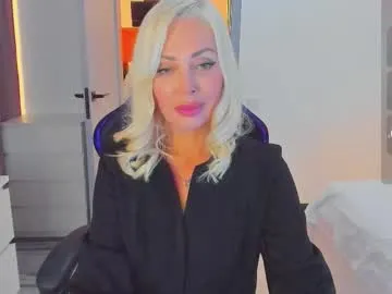 Freechat miya_kisss on Chaturbate