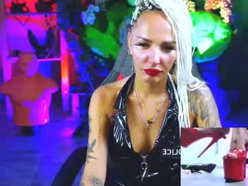 Freechat monicamaxwel on Chaturbate