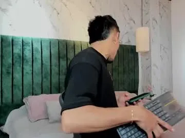 Freechat mrjustin_ on Chaturbate