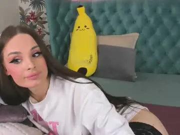 Offline naughtyylory on Chaturbate