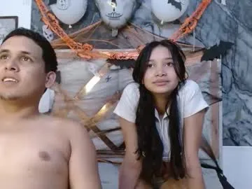 Offline owenandrosecs on Chaturbate