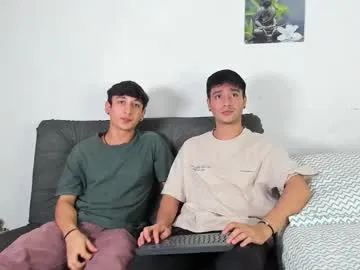 Offline p_jhon on Chaturbate