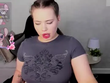 Offline pauline_moore on Chaturbate