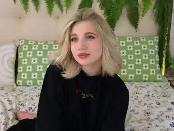 Offline pinkadele on Chaturbate