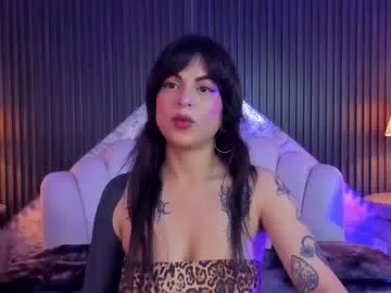 Freechat prettybullet on Chaturbate