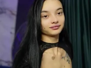 Offline rachelravee on Chaturbate