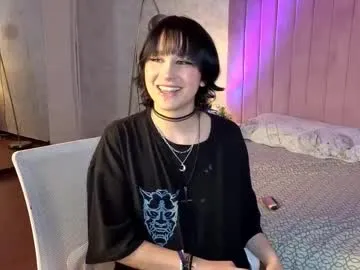 Offline robinbennett on Chaturbate