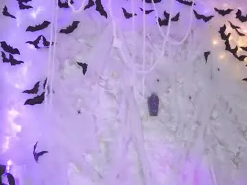 Offline roselinedior on Chaturbate