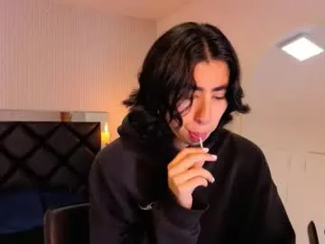 Offline ryo_fem on Chaturbate