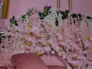 sarenlux on Chaturbate