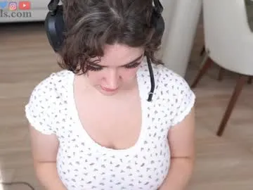 serareads on Chaturbate